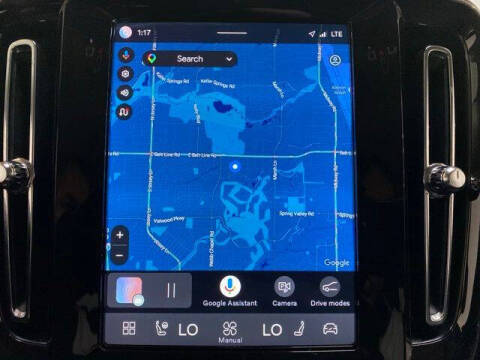2025 Volvo XC40 B5 Core Bright Theme