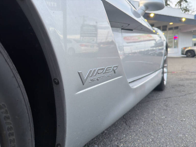 2004 Dodge Viper SRT-10