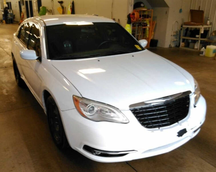 2014 Chrysler 200 for sale at The Bengal Auto Sales LLC in Hamtramck MI