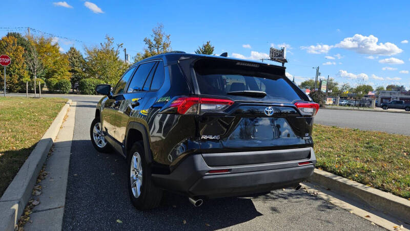 2021 Toyota RAV4 Hybrid LE