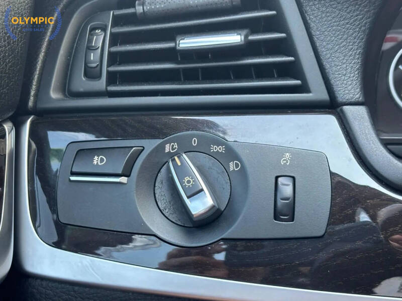 2015 BMW 5 Series 528i