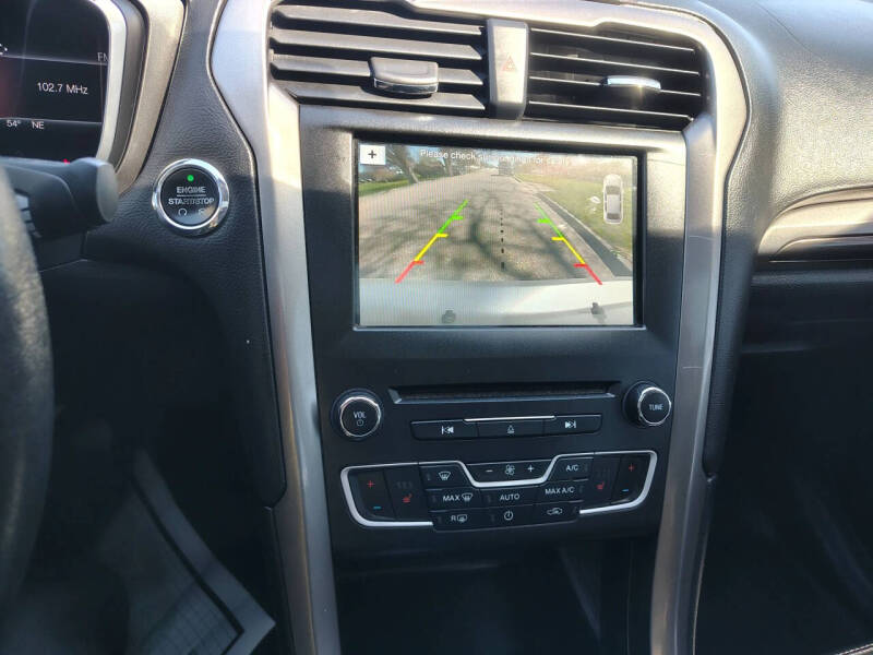 2017 Ford Fusion SE