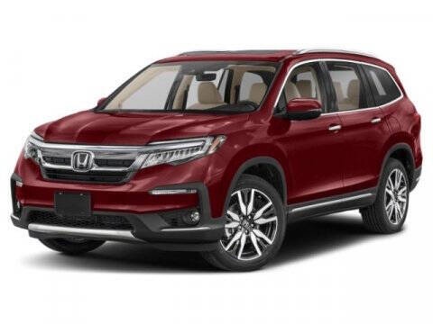 2022 Honda Pilot Touring w/Rear Captain's Chairs