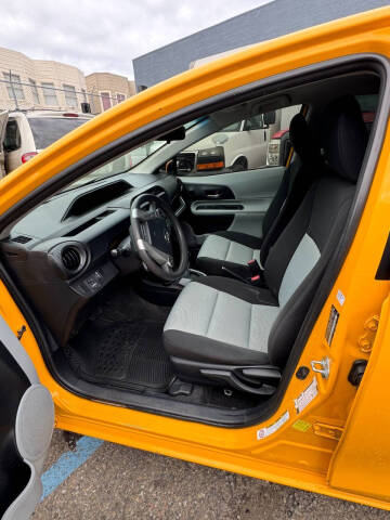 2014 Toyota Prius c Three