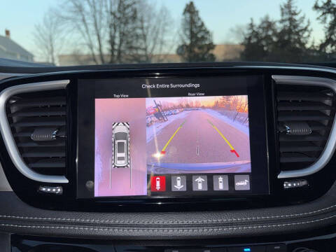 2023 Chrysler Pacifica Plug-In Hybrid Limited