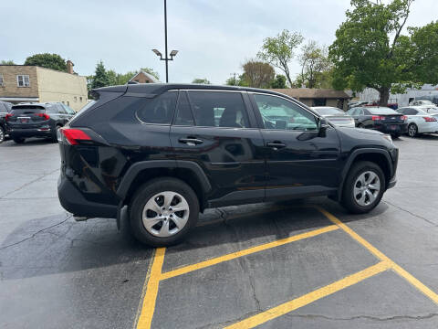 2023 Toyota RAV4 LE
