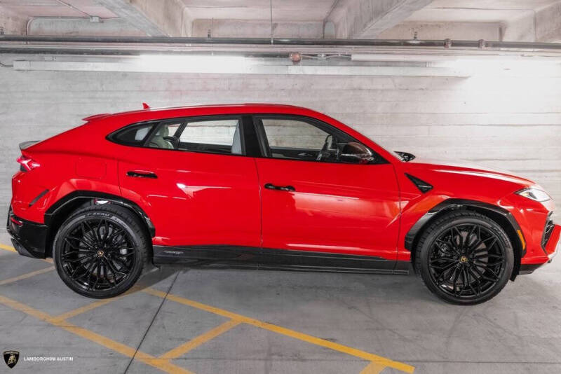 2025 Lamborghini Urus SE