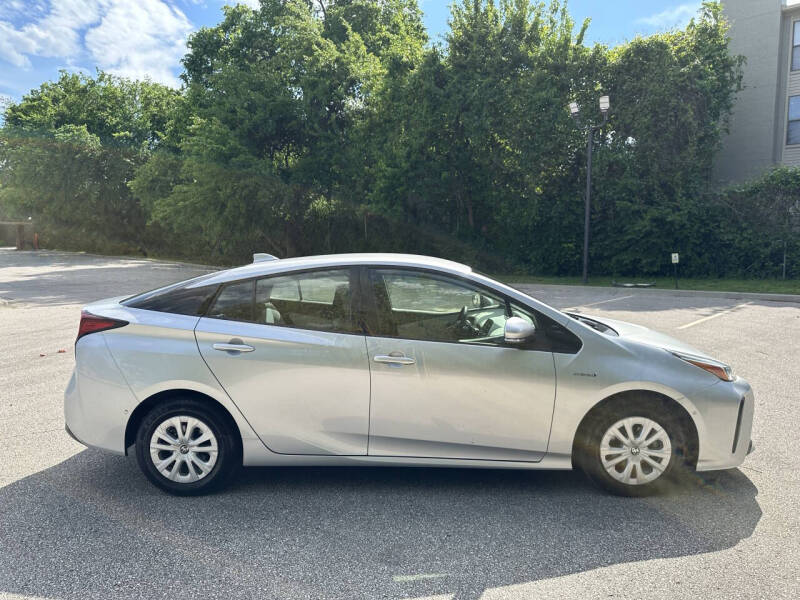 2022 Toyota Prius LE