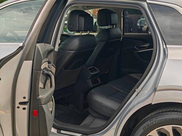 2019 Audi e-tron quattro Prestige