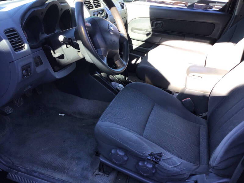 2004 Nissan Frontier XE-V6