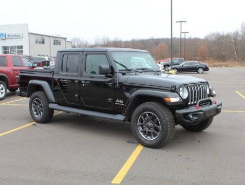 2020 Jeep Gladiator for sale at Hometown Chrysler Dodge Jeep Ram in Albion MI