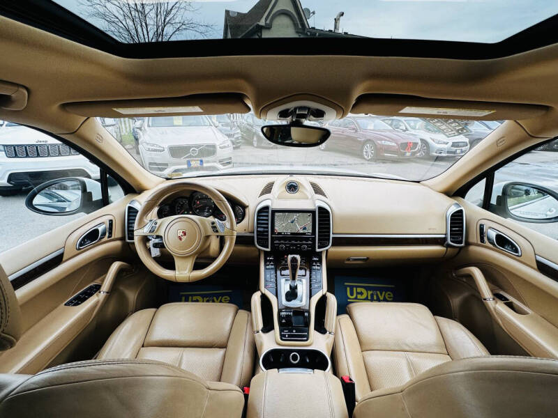 2014 Porsche Cayenne Platinum