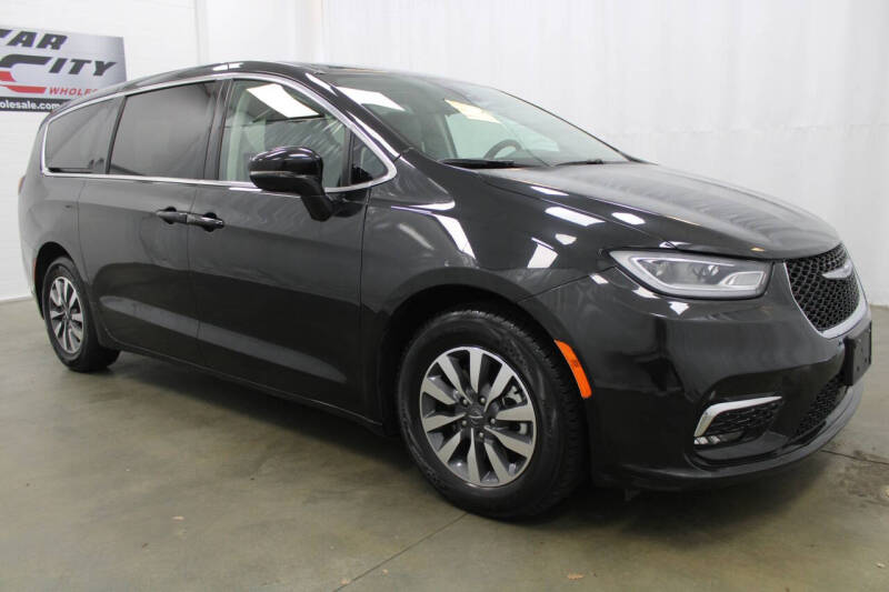2024 Chrysler Pacifica Plug-In Hybrid Select