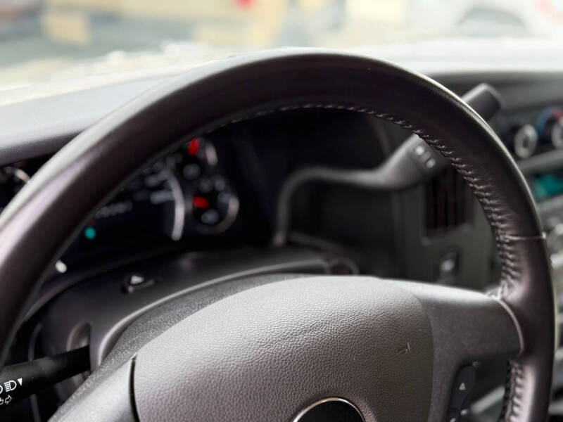 2022 Chevrolet Express 2500