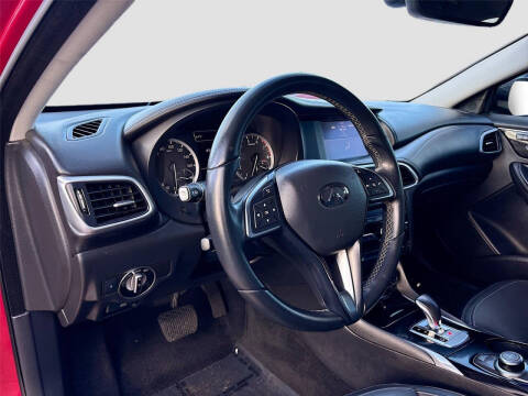 2018 Infiniti QX30 Luxury