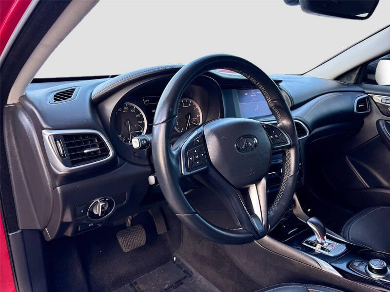 2018 Infiniti QX30 Luxury