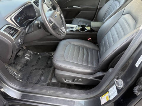 2016 Ford Fusion SE