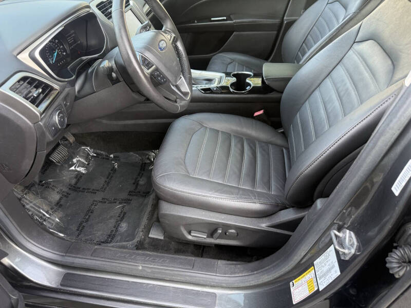 2016 Ford Fusion SE