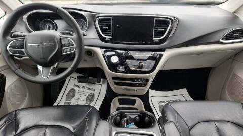 2022 Chrysler Pacifica Touring L