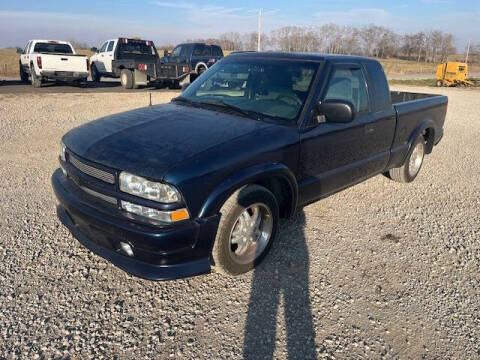 2000 Chevrolet S-10 LS