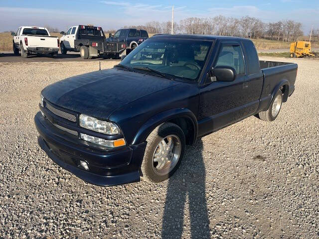 2000 Chevrolet S-10 LS