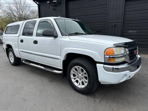 2005 GMC Sierra 1500 for sale at HUFF AUTO GROUP in Jackson MI