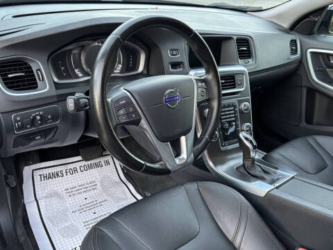 2016 Volvo V60 Cross Country T5