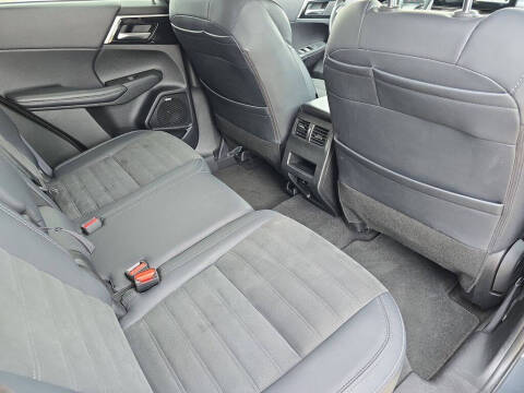 2025 Mitsubishi Outlander SE