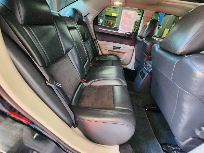 2006 Chrysler 300 SRT-8