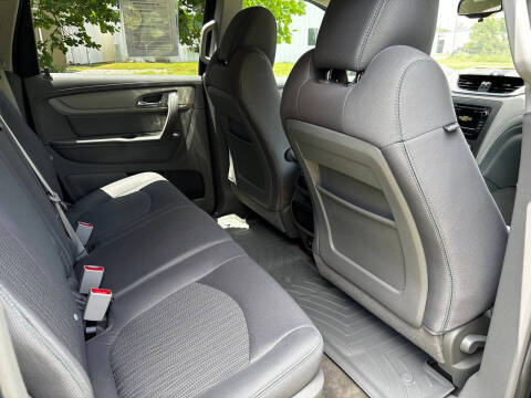 2017 Chevrolet Traverse LS