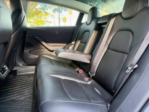 2019 Tesla Model 3 Standard Range Plus