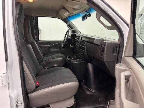 2023 Chevrolet Express 2500