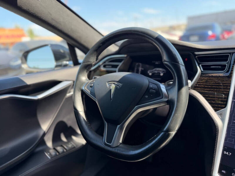2016 Tesla Model S 75D