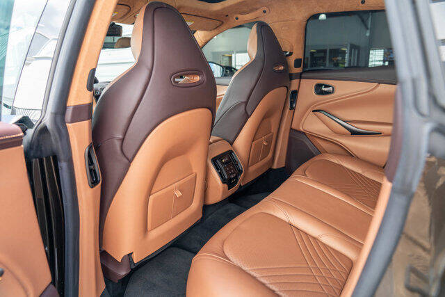 2021 Aston Martin DBX