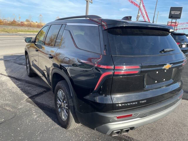 2025 Chevrolet Traverse LT