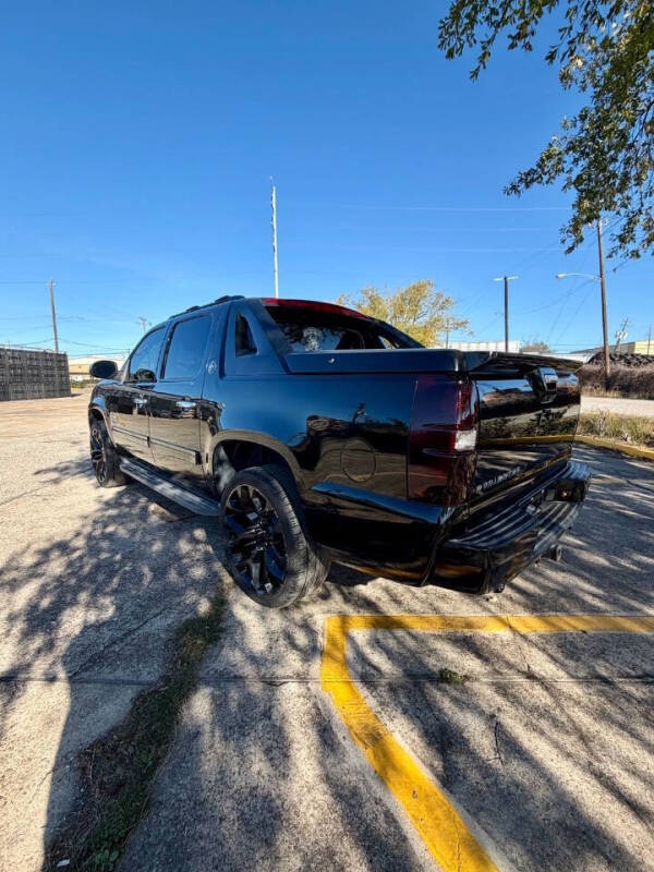 2013 Chevrolet Avalanche LT Black Diamond