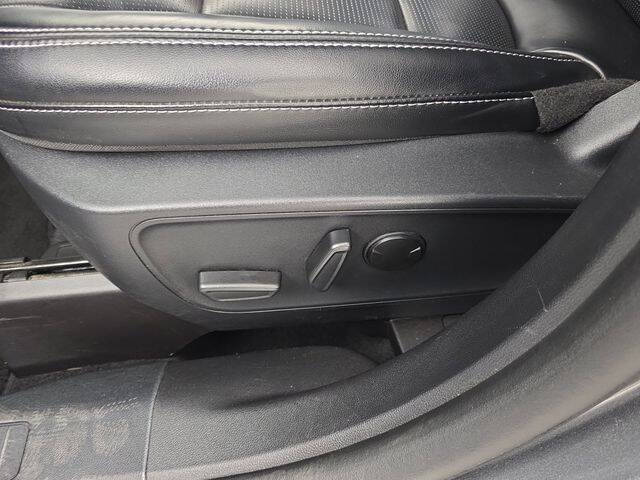 2025 Ford Escape Platinum