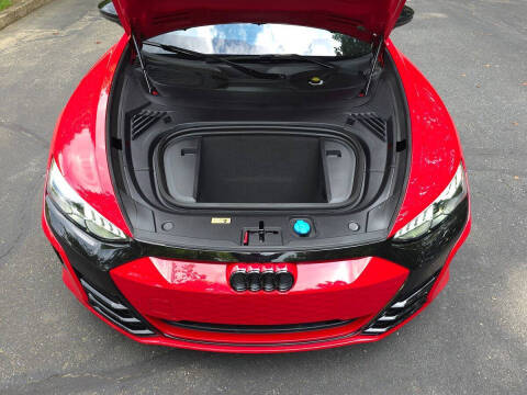 2024 Audi e-tron GT quattro Premium Plus