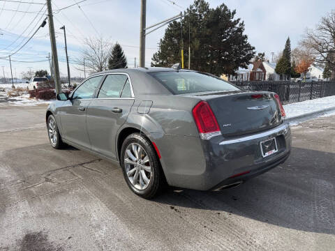 2018 Chrysler 300 Touring L