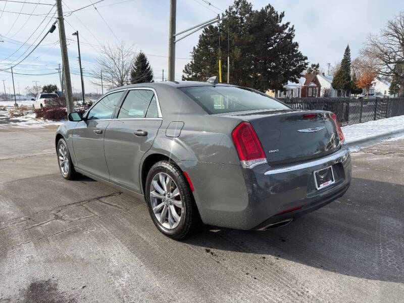 2018 Chrysler 300 Touring L