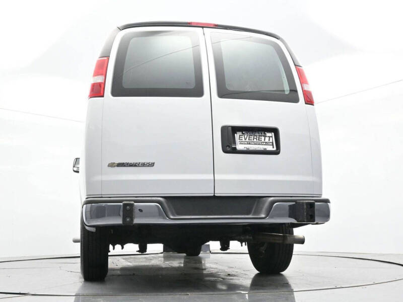 2024 Chevrolet Express 2500