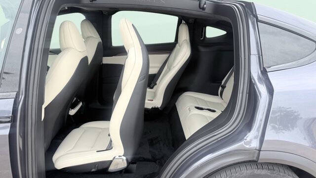 2023 Tesla Model X Standard Range