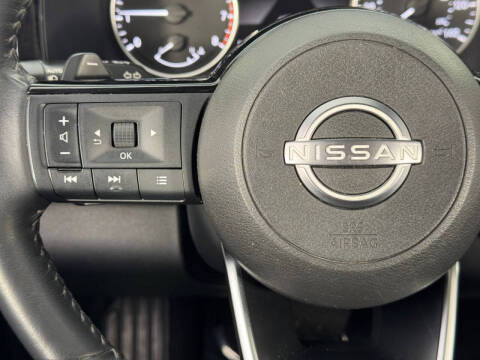 2022 Nissan Pathfinder SV