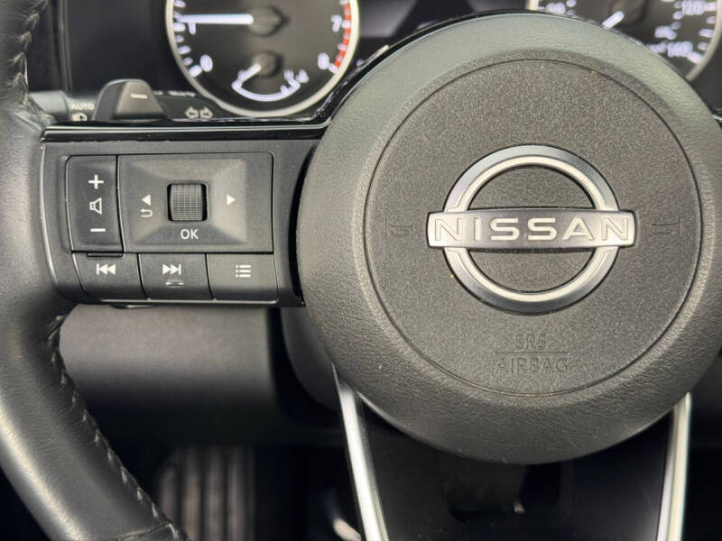 2022 Nissan Pathfinder SV