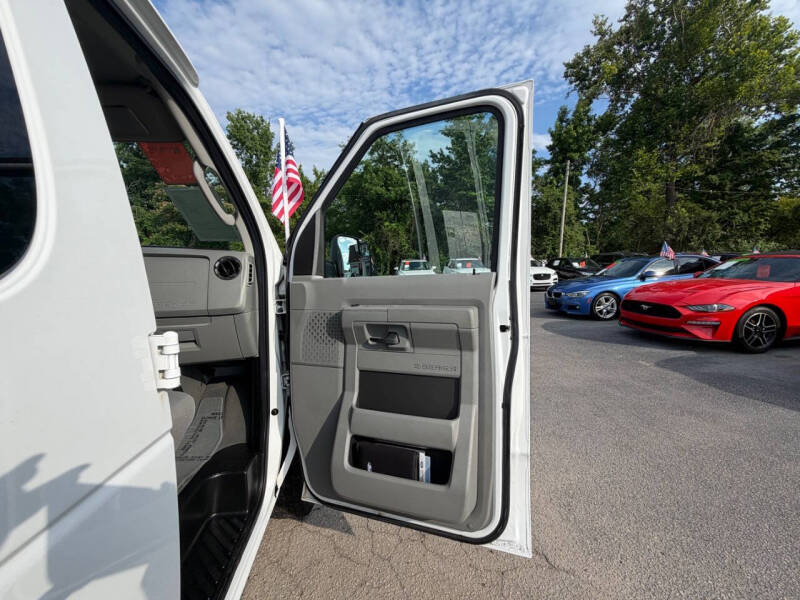 2010 Ford E-Series E-350 SD XL