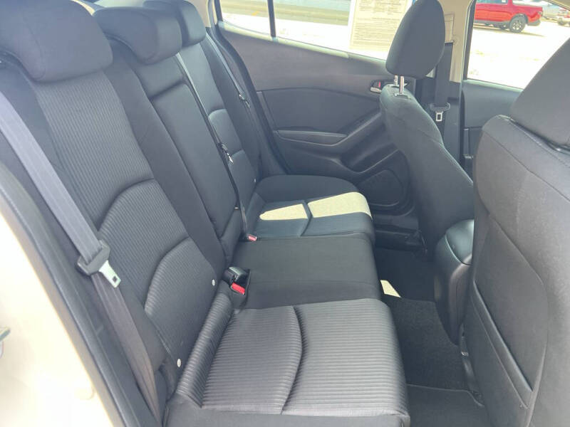 2016 Mazda MAZDA3 i Touring