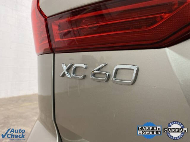 2025 Volvo XC60 B5 Core Dark Theme