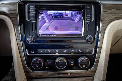 2017 Volkswagen Passat 1.8T SEL Premium