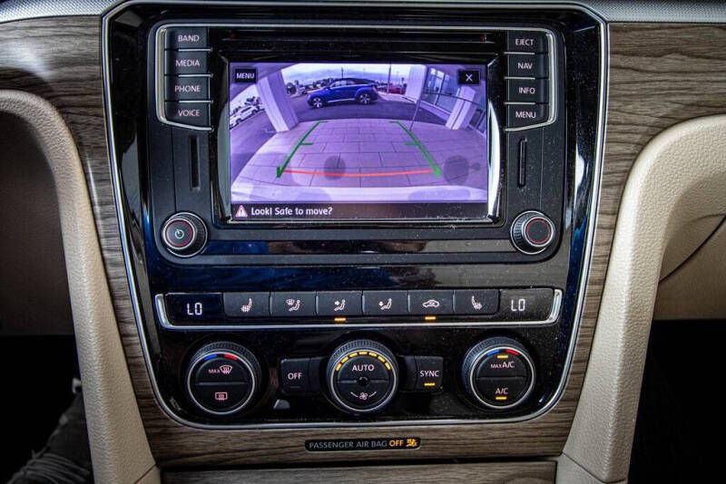 2017 Volkswagen Passat 1.8T SEL Premium