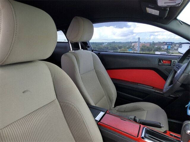 2012 Ford Mustang V6